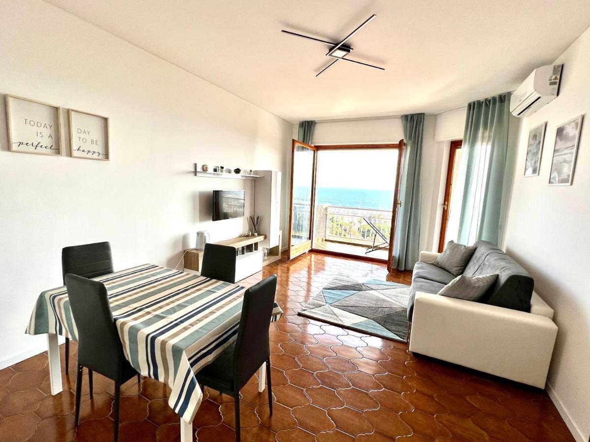 Special Home Vista Mare E Parcheggio Privato San Remo Buitenkant foto