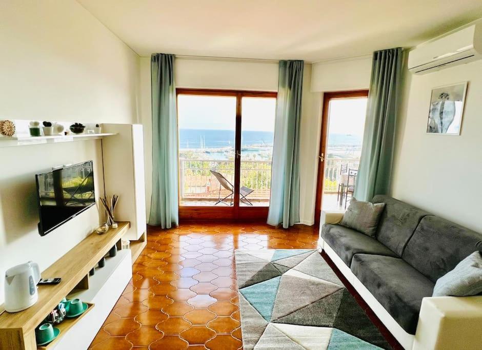Special Home Vista Mare E Parcheggio Privato San Remo Buitenkant foto