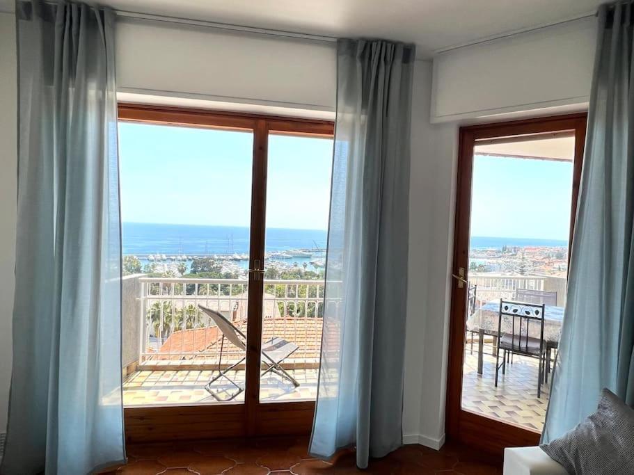 Special Home Vista Mare E Parcheggio Privato San Remo Buitenkant foto