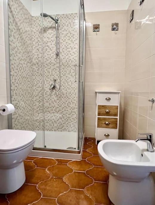 Special Home Vista Mare E Parcheggio Privato San Remo Buitenkant foto