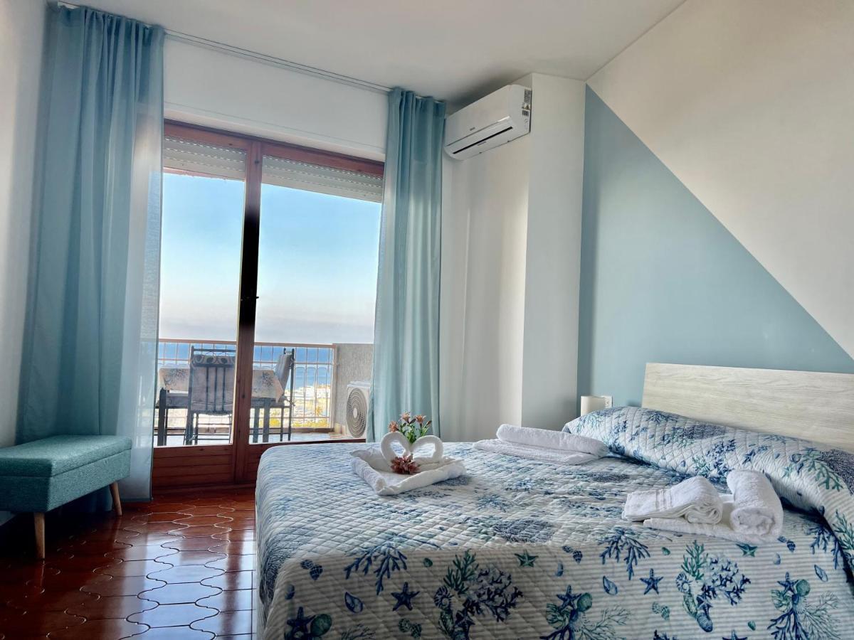 Special Home Vista Mare E Parcheggio Privato San Remo Buitenkant foto