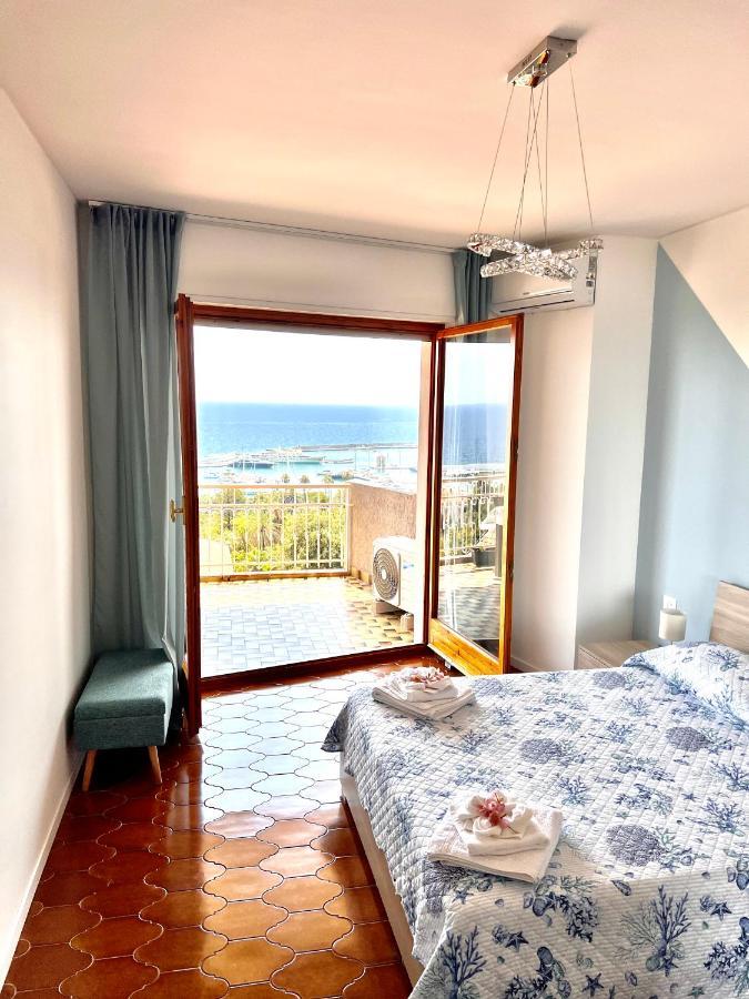 Special Home Vista Mare E Parcheggio Privato San Remo Buitenkant foto
