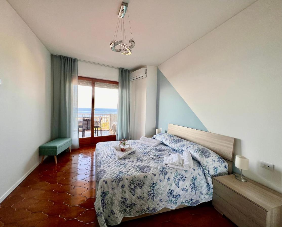 Special Home Vista Mare E Parcheggio Privato San Remo Buitenkant foto