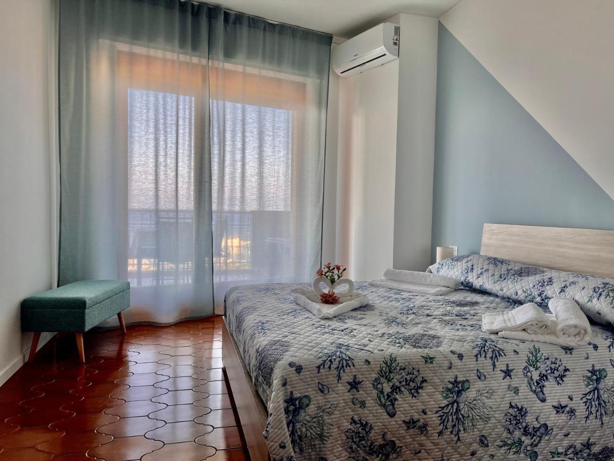 Special Home Vista Mare E Parcheggio Privato San Remo Buitenkant foto