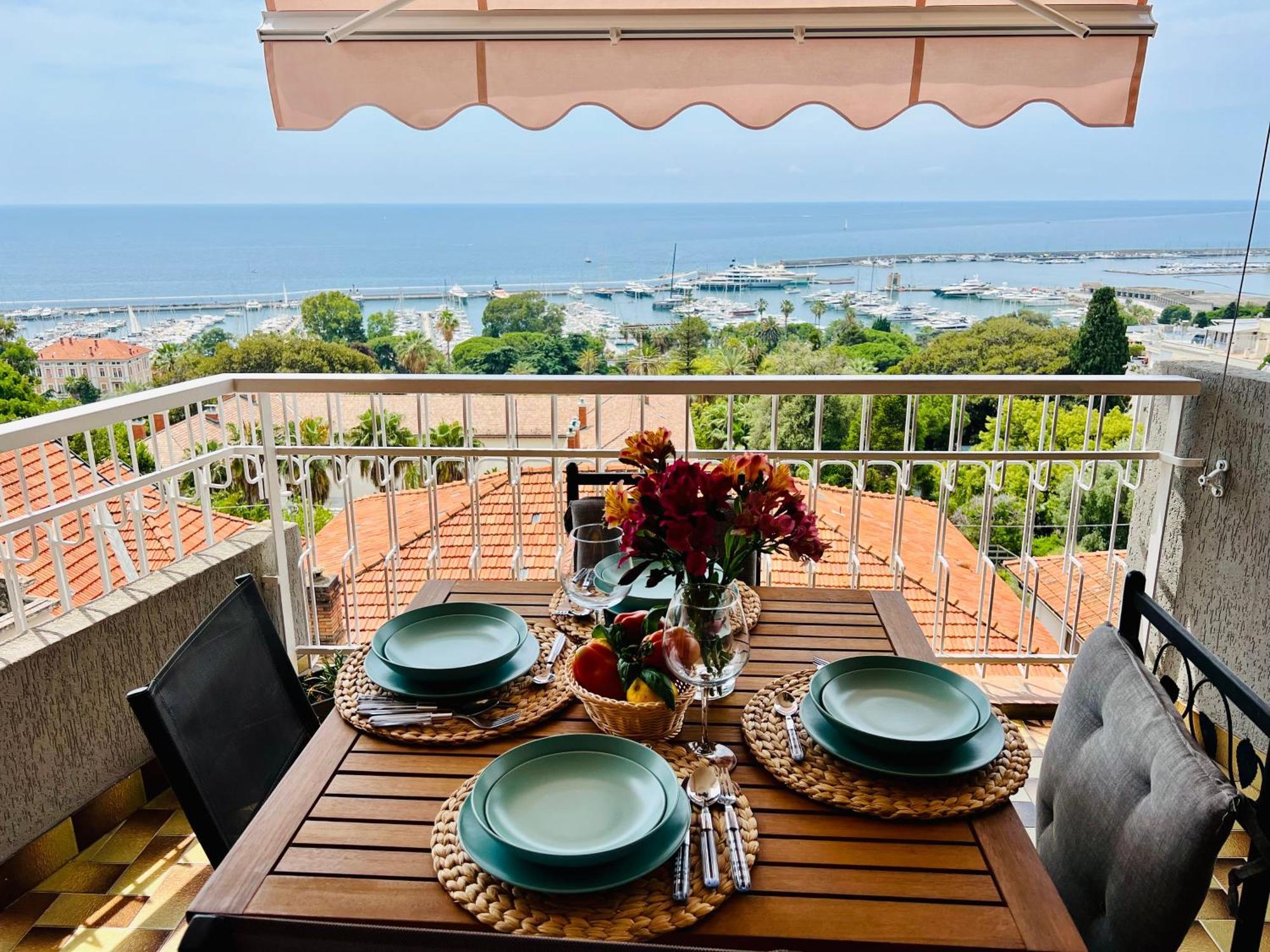 Special Home Vista Mare E Parcheggio Privato San Remo Buitenkant foto